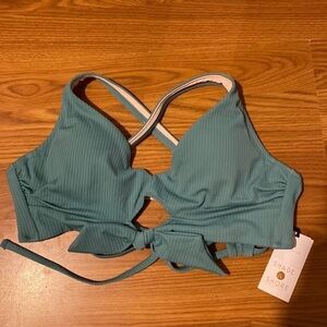 Shade & Shore Bikini Top size 34B (BW)
